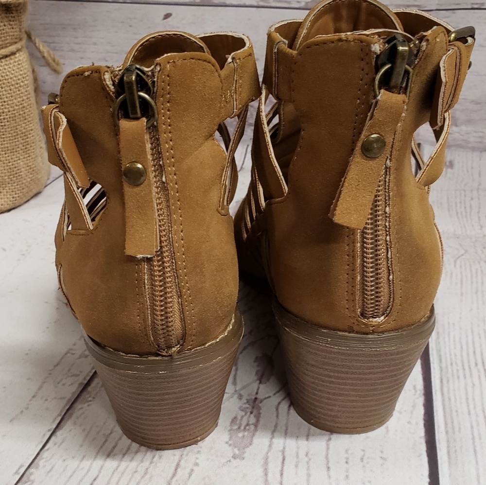 Guess Booties - Picture 5 of 7
